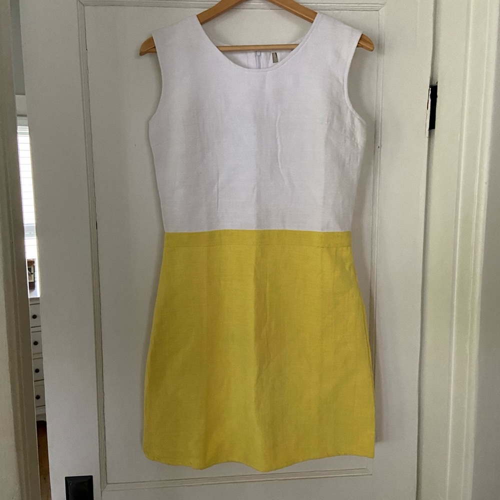 Short yellow and white dress
